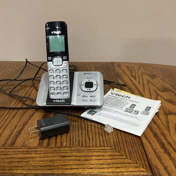 VTech Black and Silver Cordless Phone & Answering System - Picture 1 of 6